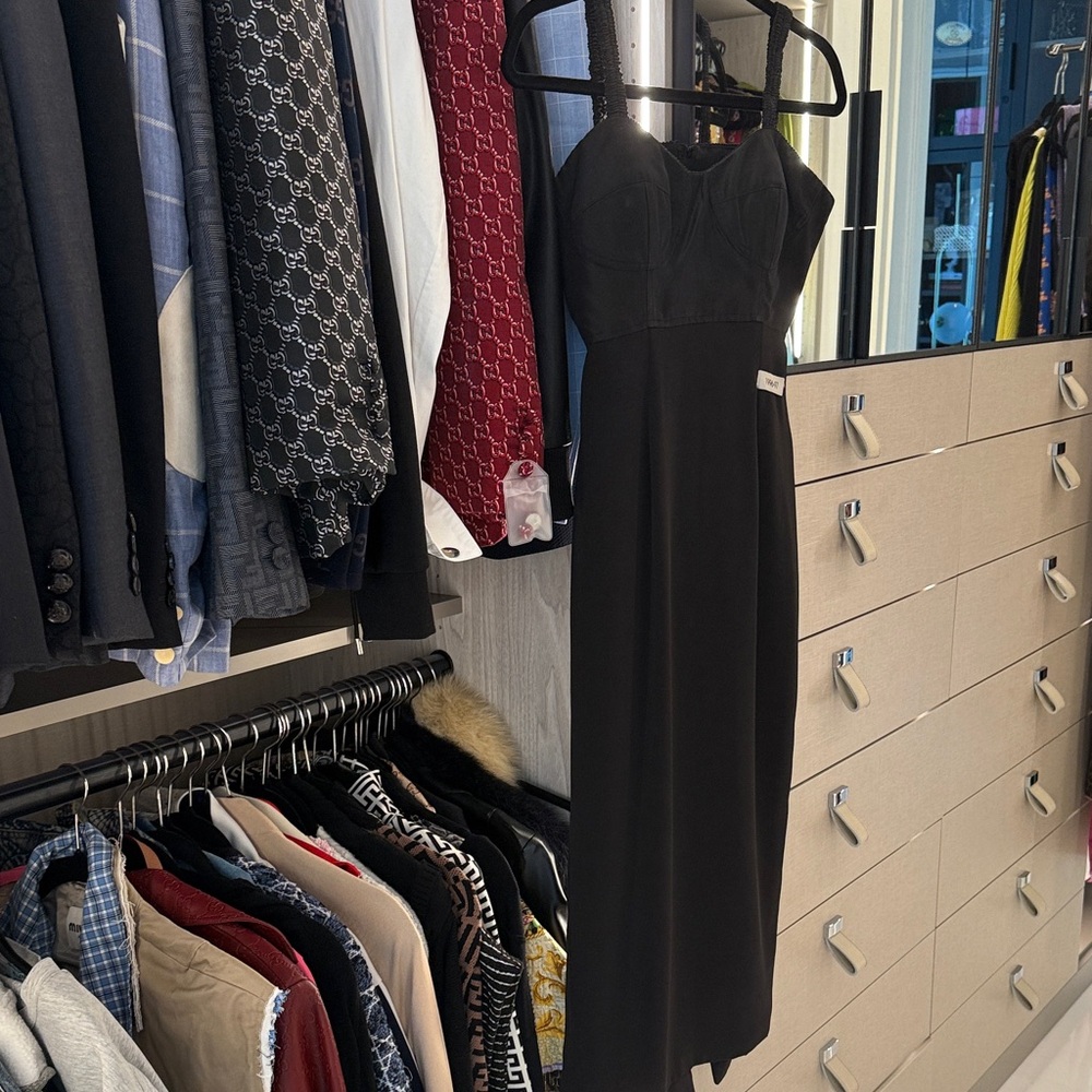 Chic Black Strapless Midi Dress